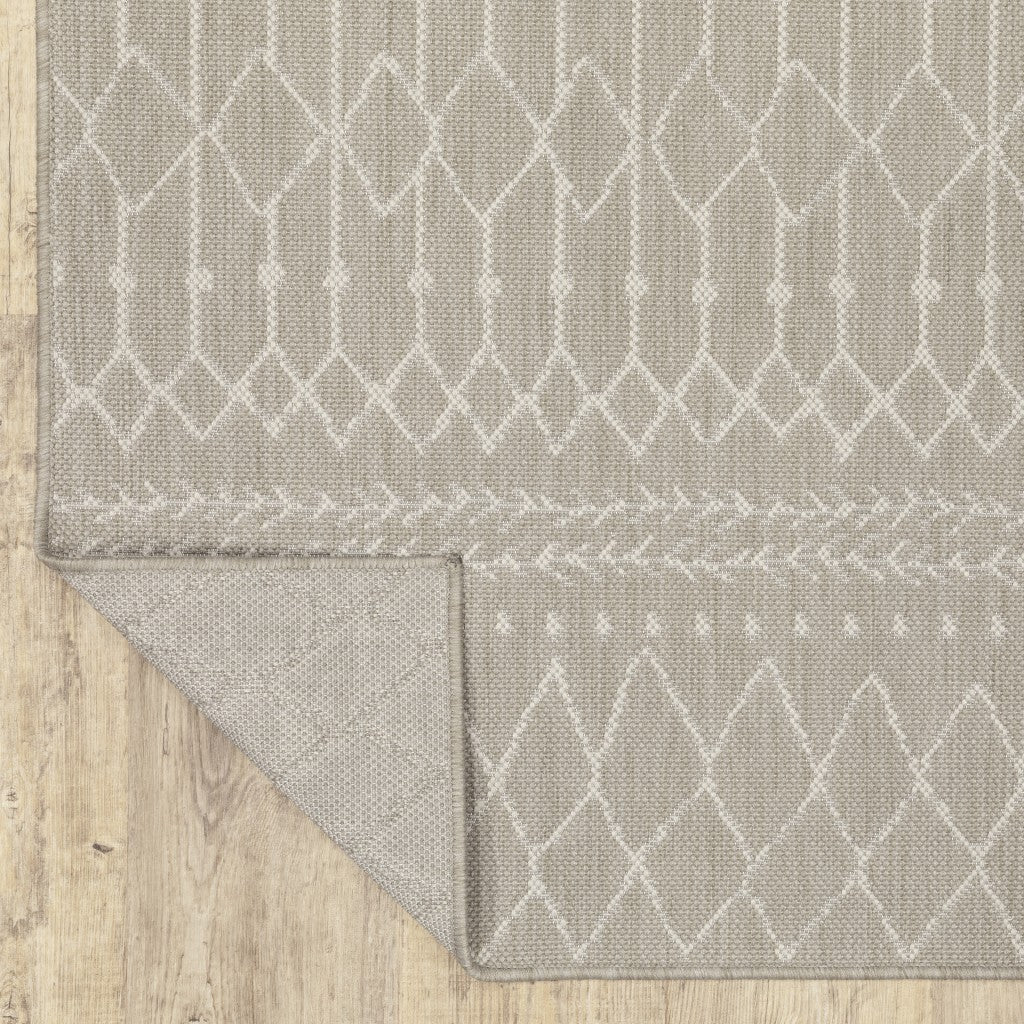 8’x11’ Gray and Ivory Geometric Indoor Outdoor Area Rug-2