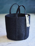 Load image into Gallery viewer, Kata Basket with handle - Black
