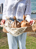 Load image into Gallery viewer, Savar Bread Basket with White Handle
